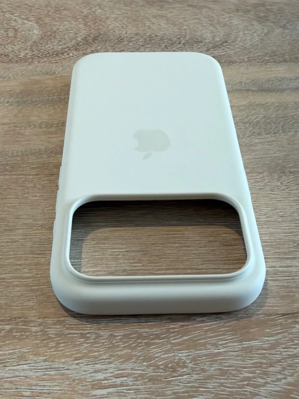NWT Authentic Apple iPhone 17 Pro Silicone Case with MagSafe - Vanilla